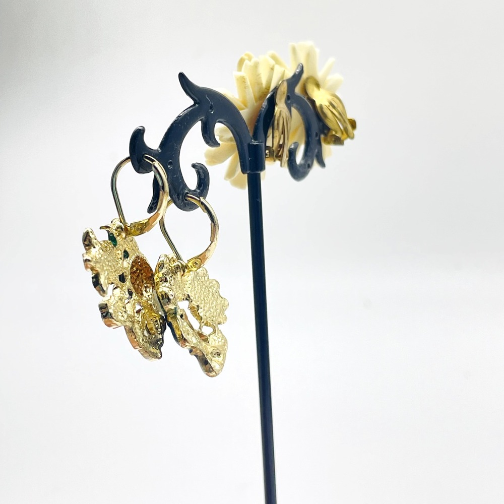 Vintage Earrings Lot of 2 Bug Floral Daisy Enamel Flower Statement Retro - Picture 9 of 16